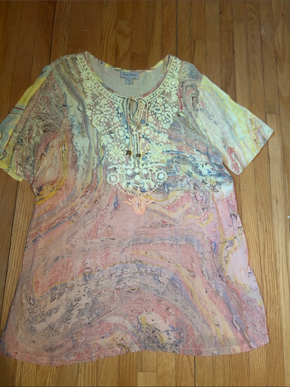 Charlie Paige Pastel Marble-Print Embroidered Tunic . Size Small